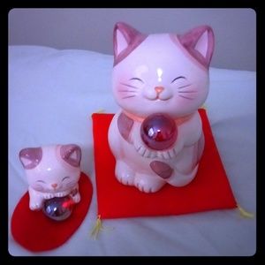 Cat bank aka "piggy bank"